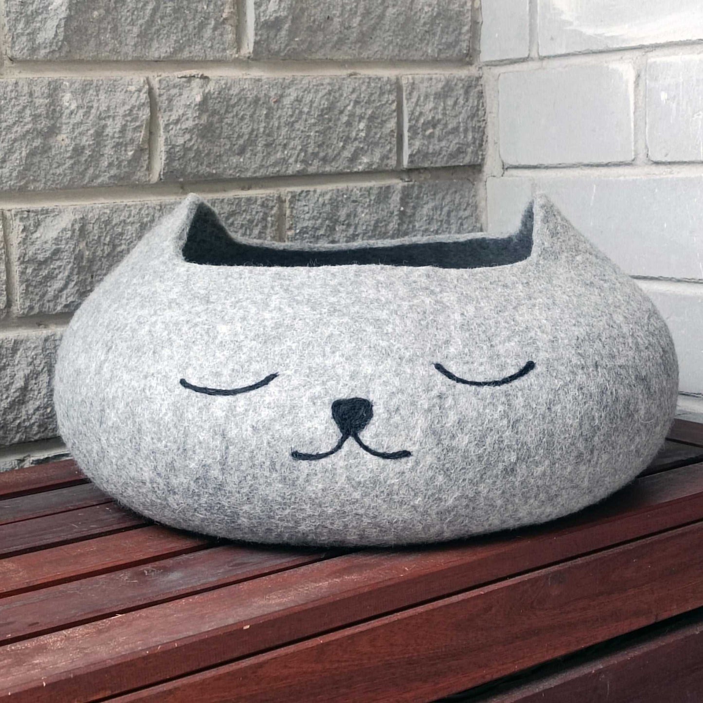 Custom Color Pet Bed Basket: Peaceful Sleeping Cat Design