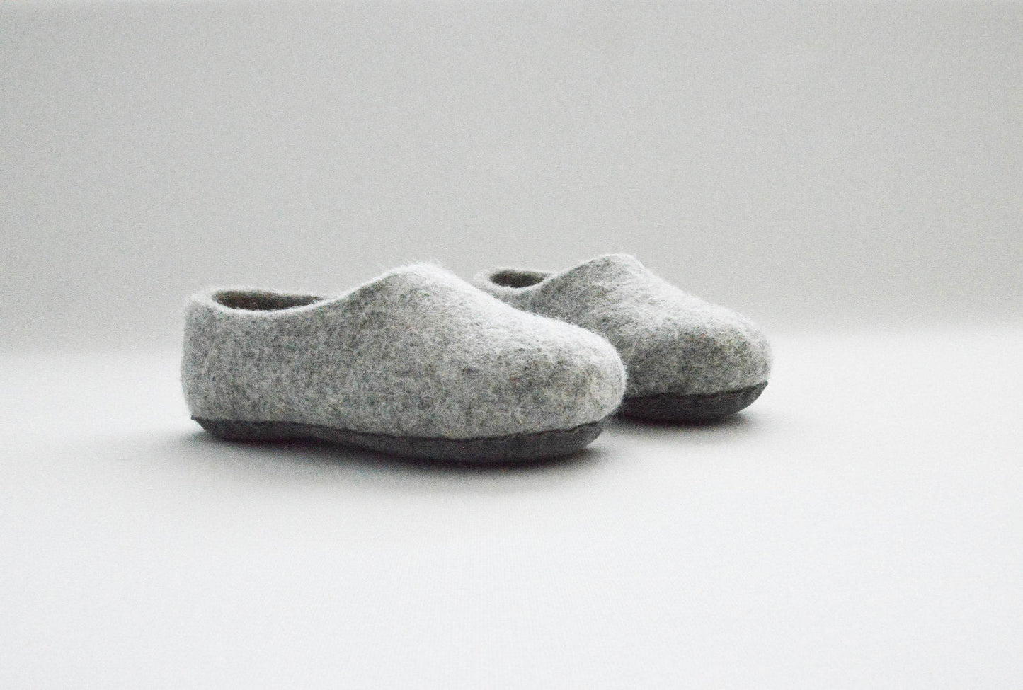 Simple Kids Slippers - Felted House Shoes - Home Soul