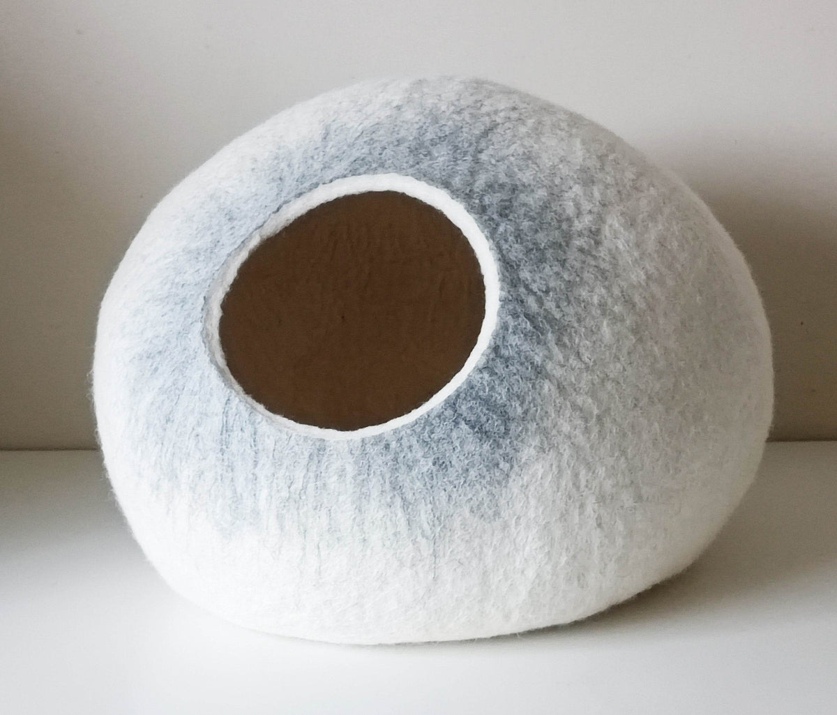 Ombre Pet Bed - Modern Gradient Design - Home Soul