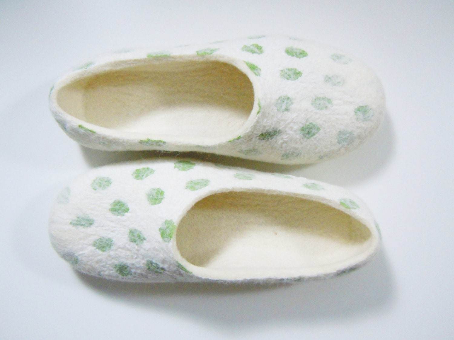 Green Dots Slippers - Felted House Shoes - Home Soul