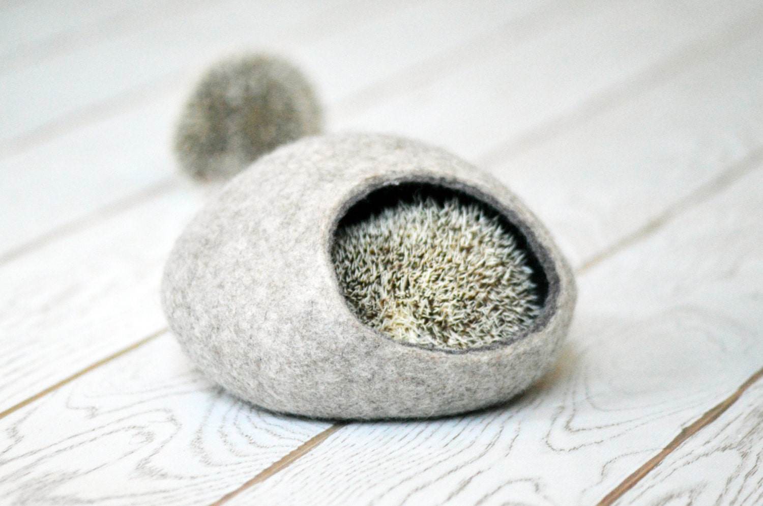 Two Color Hedgehog Bed - Dual-Tone Pet House - Home Soul