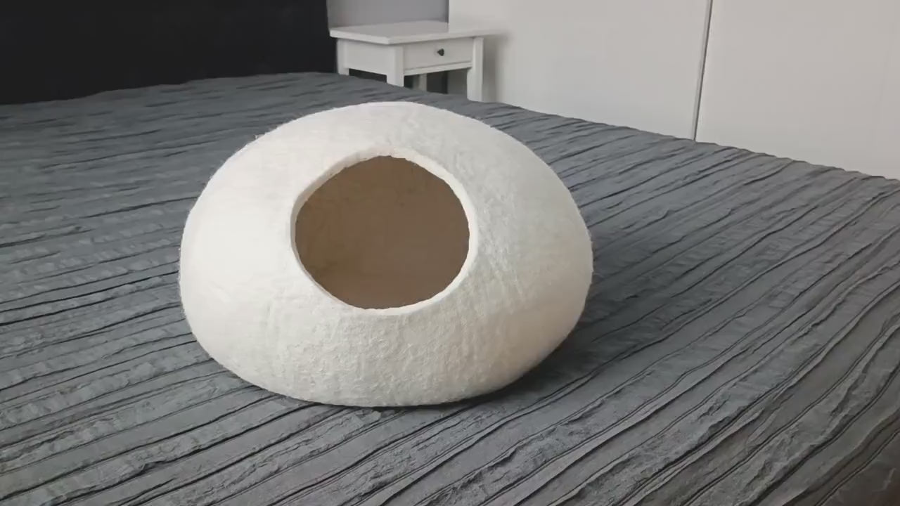 Modern pet bed / cat bed / cat cave / cat house / pet furniture / puppy bed / dog bed / cat nap cocoon / custom color cat bed